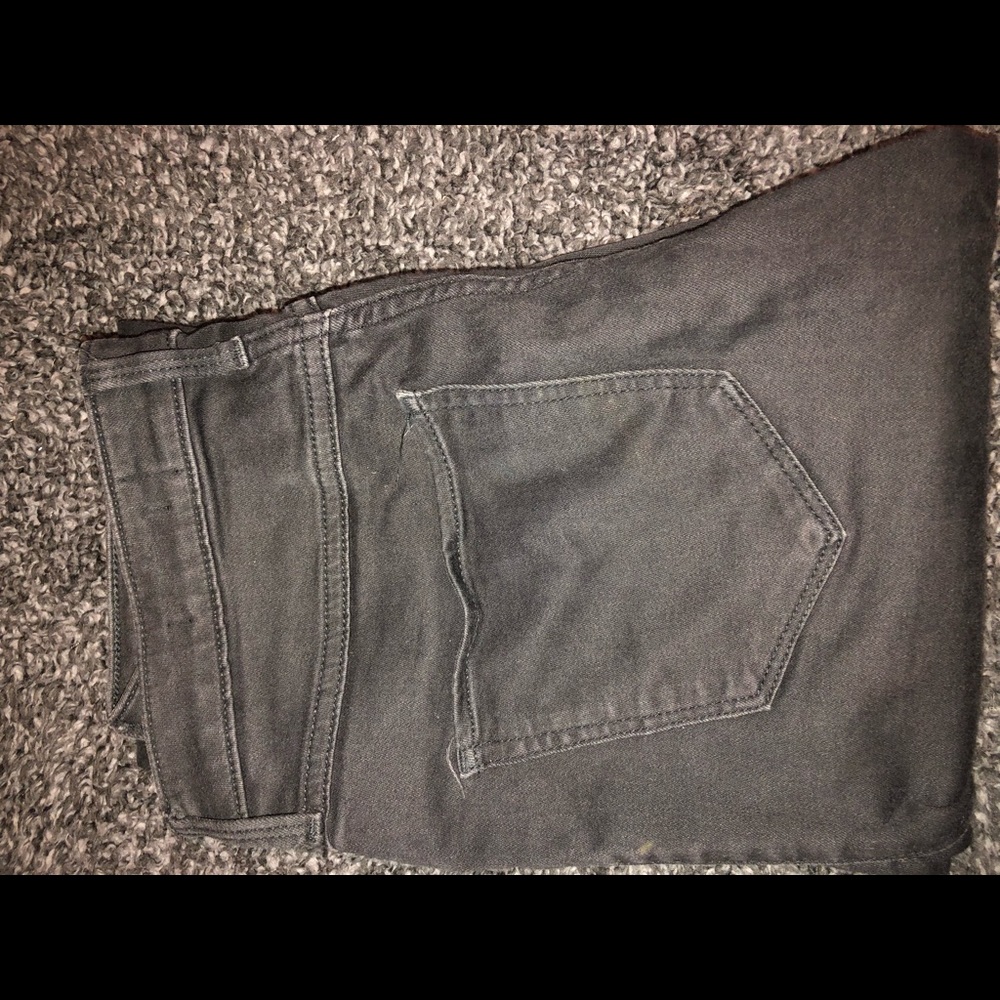 Distressed Hollister Black Crops Jegging